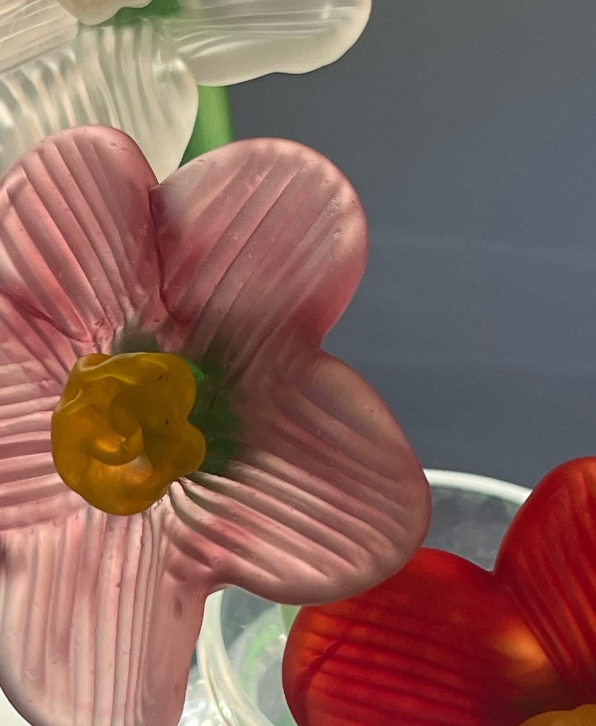 Mouthblown crystal glass flower bouquet - frosty