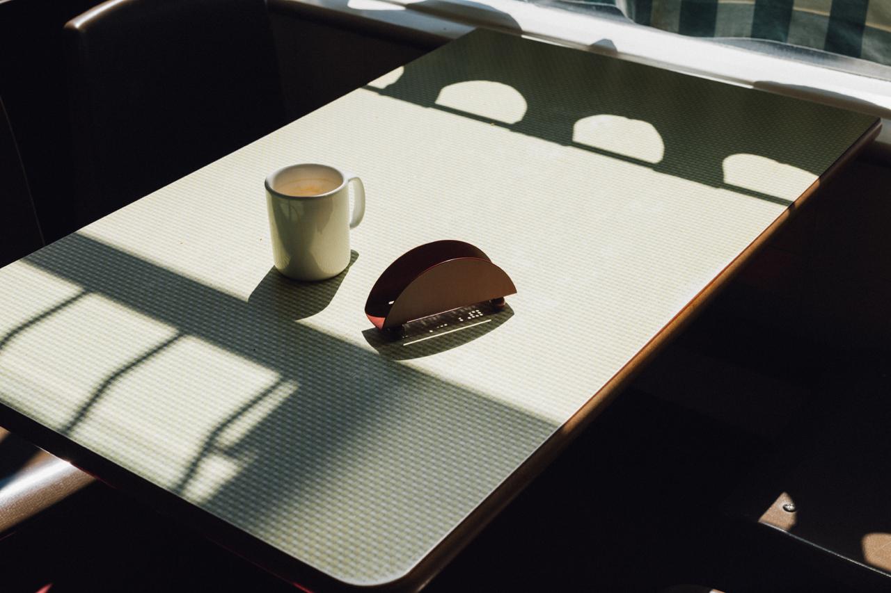 Mesa de Oro Dos by Hito Estudio