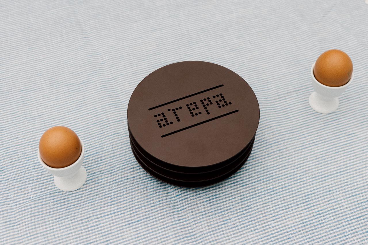 Mesa de Oro Uno by Hito Estudio