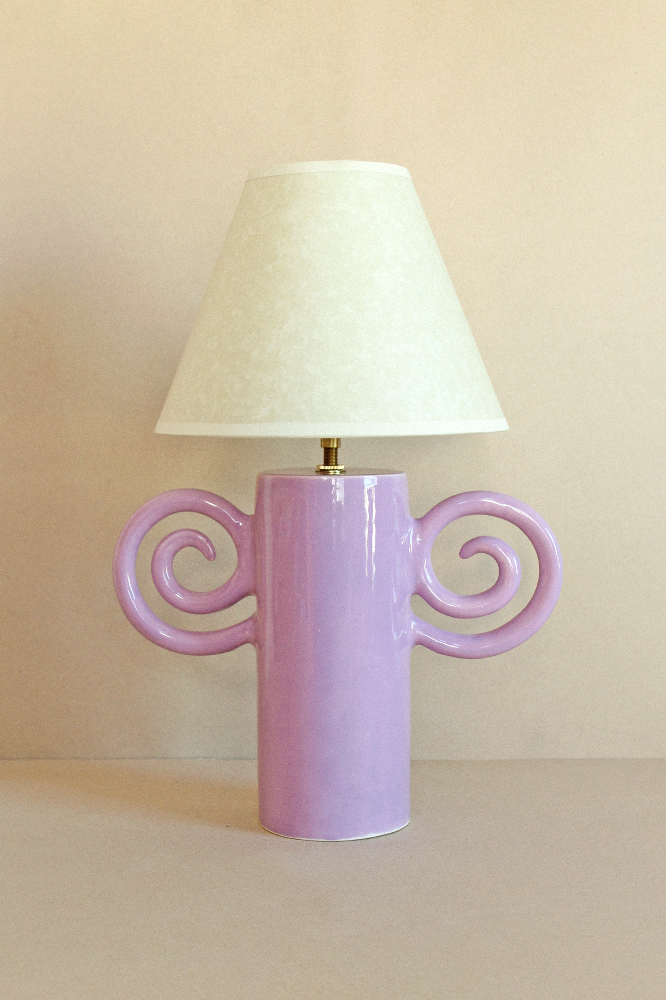 handmade artisan lamp by casa Veronica, called espiral lamp