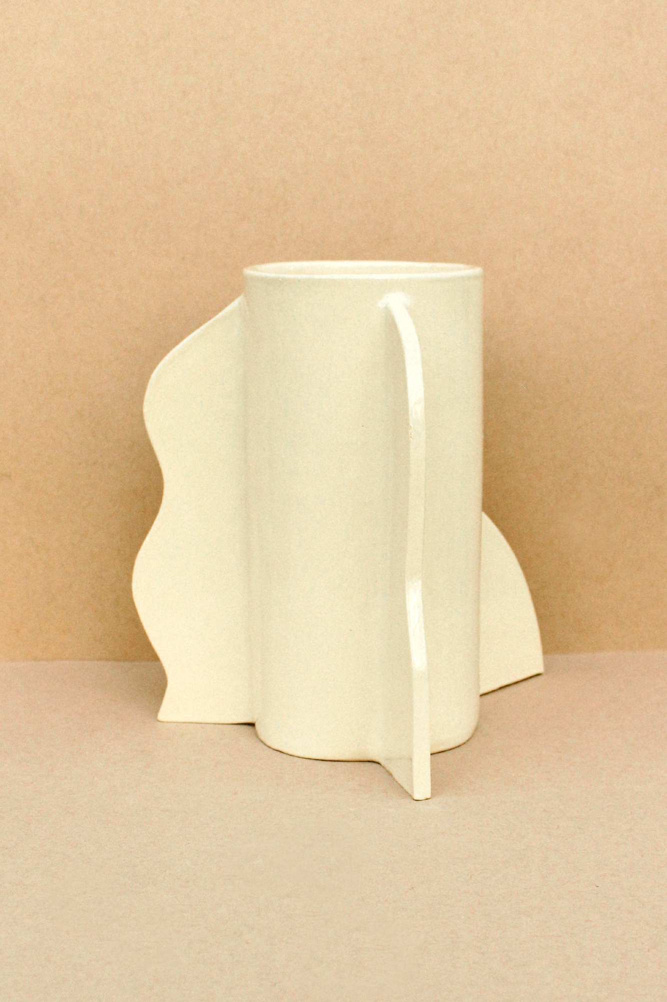 Theater Vase #4 (Leche)