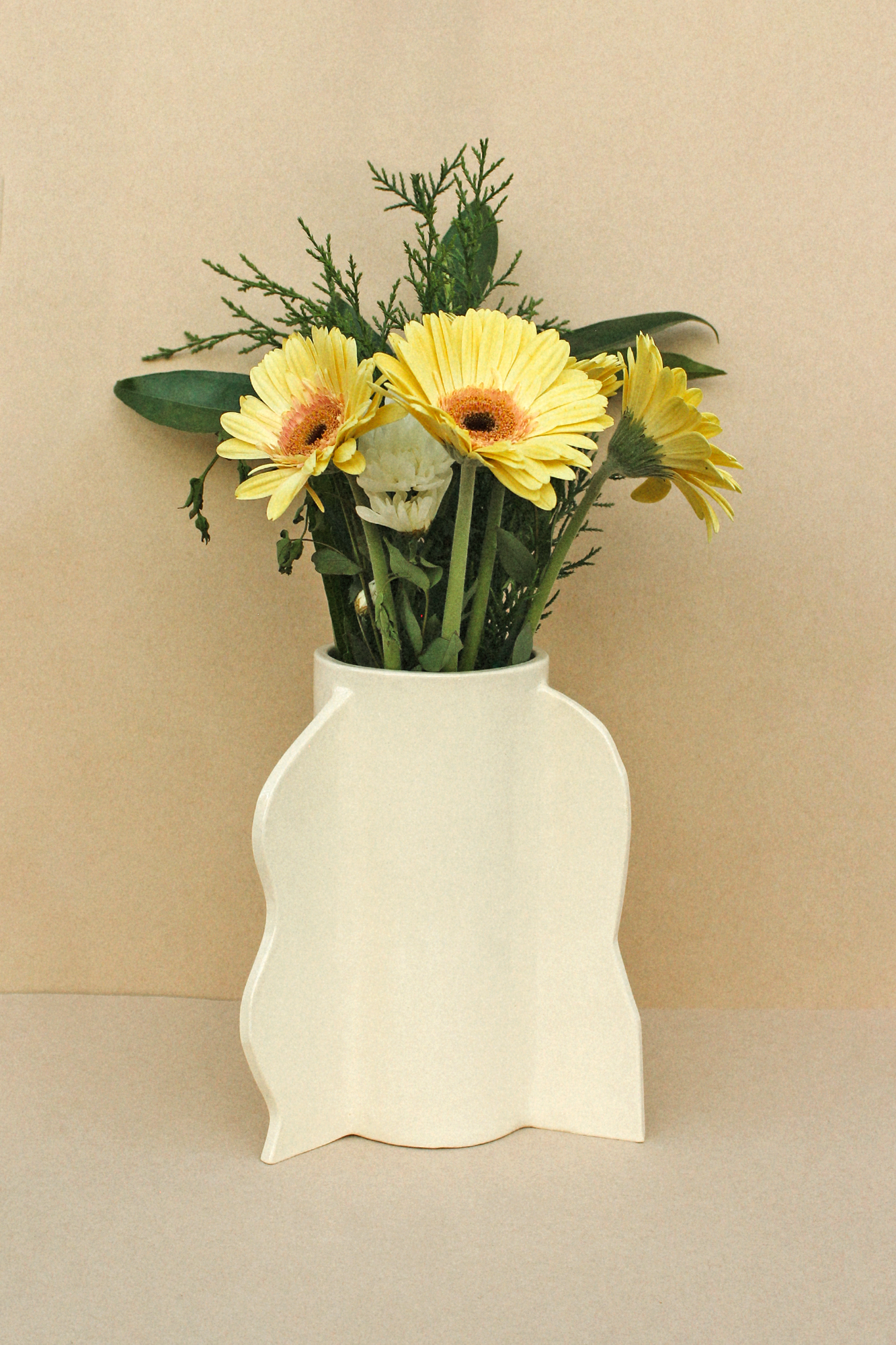 Theater Vase #4 (Leche)